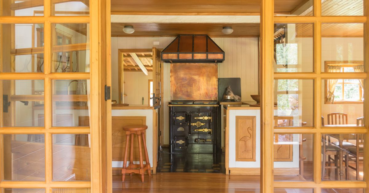 Cuisine en bois sur-mesure fabriquée à l'atelier