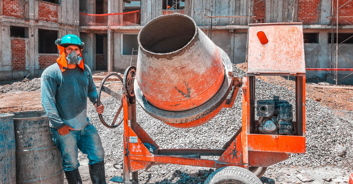 Ouvrier Rénov'Batir sur chantier